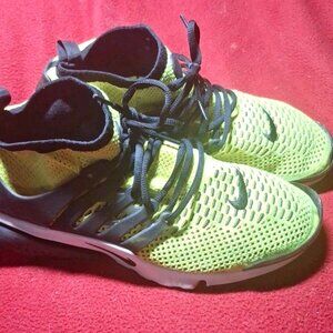 Men Size 13 NIKE Air Presto Flyknit Ultra Volt Used